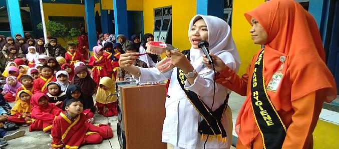Penyuluhan dan Pemeriksaan Kesehatan di SD Muhammadiyah Pesarean