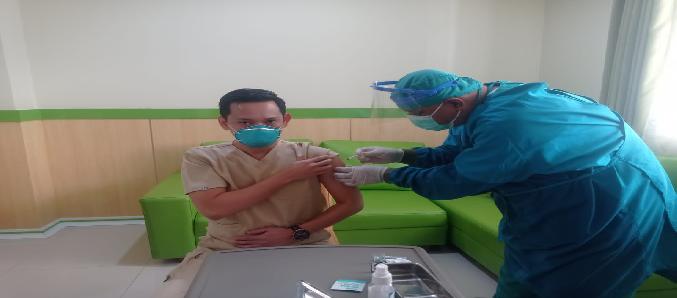 Seluruh Nakes RSI PKU Muhammadiyah Tegal Lakukan Vaksinasi Moderna